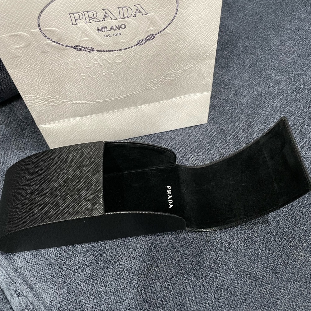 PRADA AUTHENTIC Black Polarized Sunglasses -NEW with TAGS and RECEIPT - Picture 16 of 16